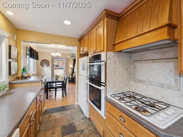 Builiding view fourteen for 28035 Clements Circle N, Livonia, MI. 48150