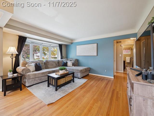 Builiding view seven for 28035 Clements Circle N, Livonia, MI. 48150