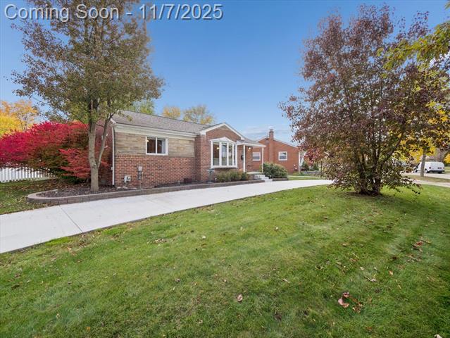 Builiding view two for 28035 Clements Circle N, Livonia, MI. 48150