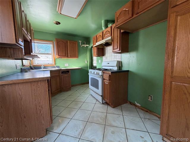 Builiding view four for 11761 Hazelton, Redford, MI. 48239