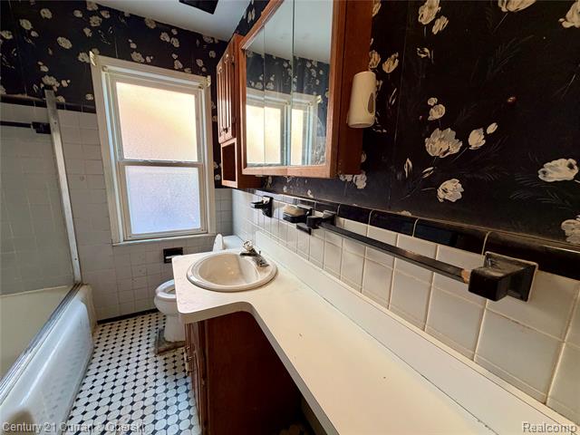 Builiding view ten for 11761 Hazelton, Redford, MI. 48239