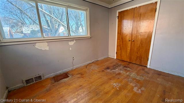 Builiding view thirteen for 11761 Hazelton, Redford, MI. 48239