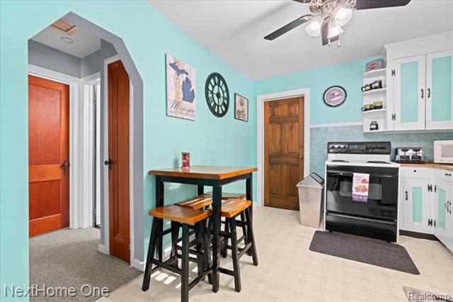 Builiding view five for 11634 Cardwell, Livonia, MI. 48150