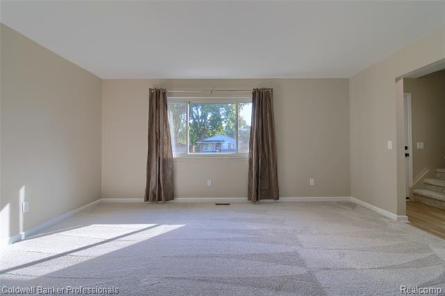 Builiding view five for 11765 Cavell, Livonia, MI. 48150