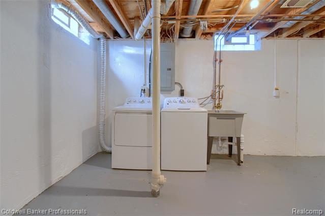 Builiding view twenty five for 11765 Cavell, Livonia, MI. 48150