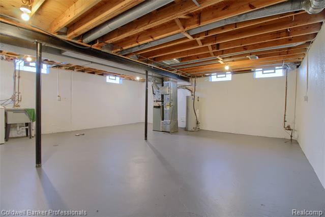 Builiding view twenty three for 11765 Cavell, Livonia, MI. 48150