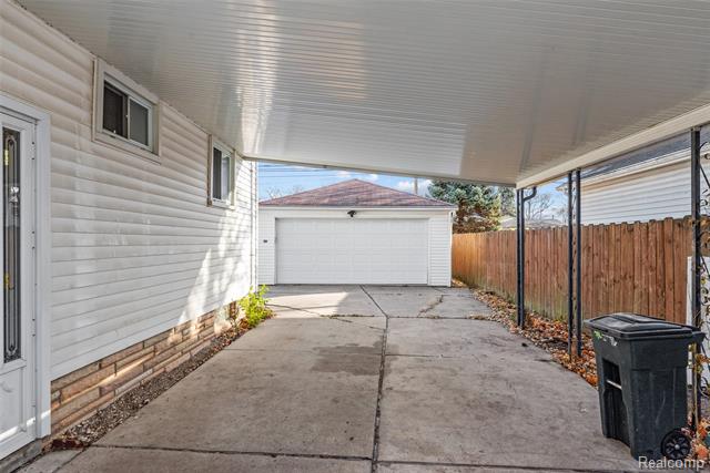 Builiding view thirty one for 11920 Cavell, Livonia, MI. 48150