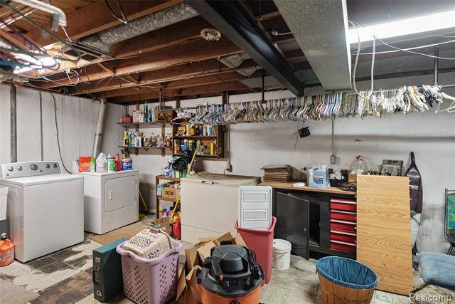 Builiding view twenty for 11920 Cavell, Livonia, MI. 48150