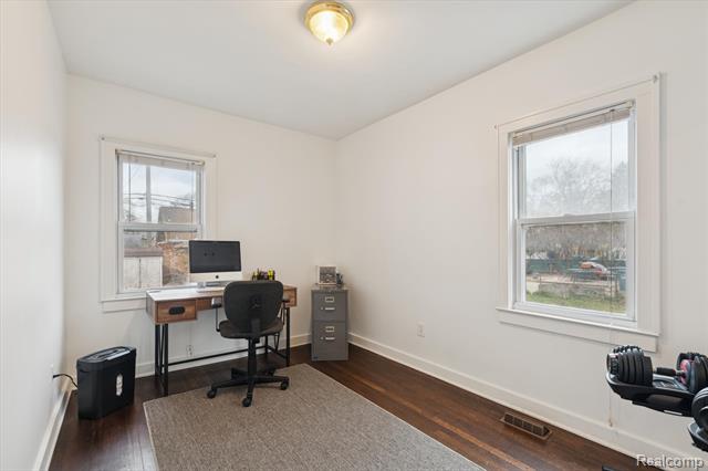 Builiding view thirty one for 265 E Lewiston, Ferndale, MI. 48220