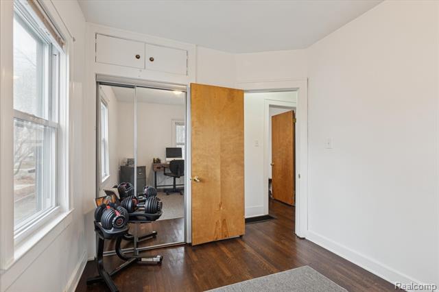 Builiding view thirty two for 265 E Lewiston, Ferndale, MI. 48220