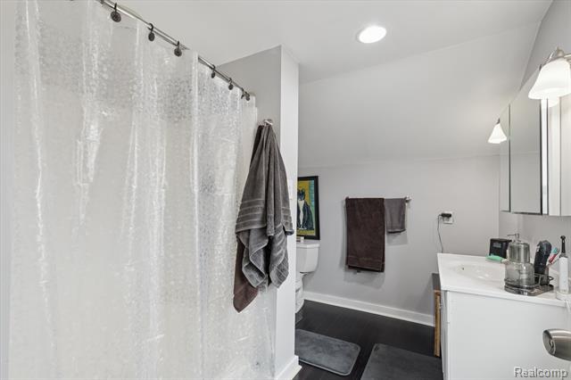 Builiding view twenty eight for 265 E Lewiston, Ferndale, MI. 48220