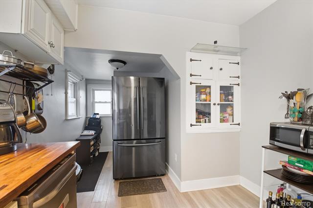 Builiding view twenty for 265 E Lewiston, Ferndale, MI. 48220