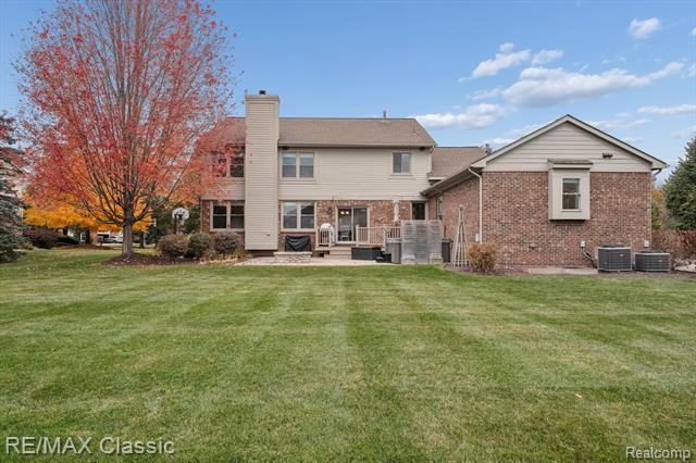 Builiding view fifty for 47595 Greenwich, Novi, MI. 48374