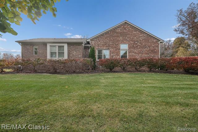 Builiding view forty eight for 47595 Greenwich, Novi, MI. 48374