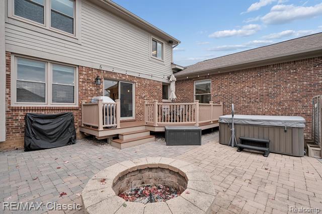 Builiding view forty seven for 47595 Greenwich, Novi, MI. 48374