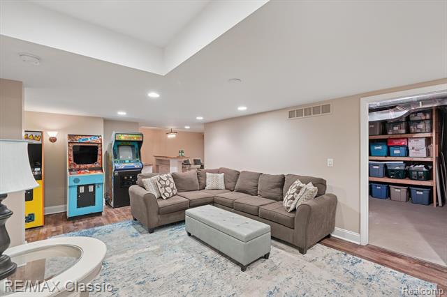 Builiding view forty two for 47595 Greenwich, Novi, MI. 48374