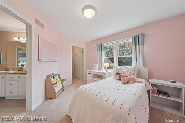 Builiding view thirty one for 47595 Greenwich, Novi, MI. 48374