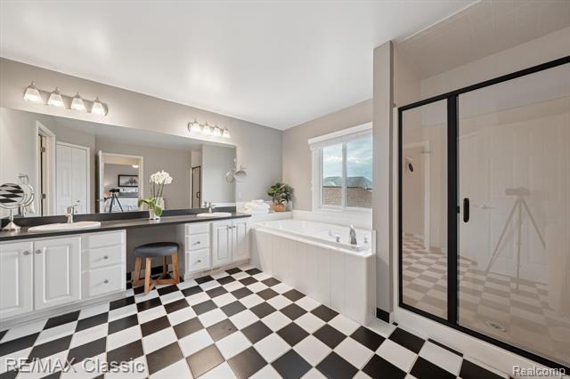 Builiding view thirty for 47595 Greenwich, Novi, MI. 48374