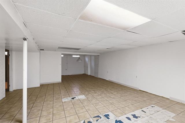 Builiding view eighteen for 12111 Inkster, Livonia, MI. 48150