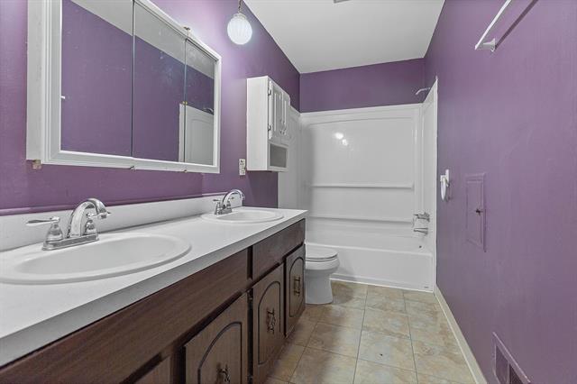 Builiding view fifteen for 12111 Inkster, Livonia, MI. 48150