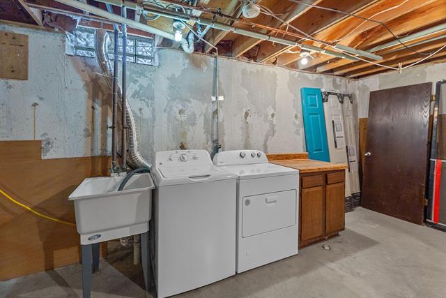 Builiding view nineteen for 12111 Inkster, Livonia, MI. 48150