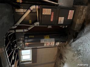 Builiding view forty four for 7821 Mead, Dearborn, MI. 48126