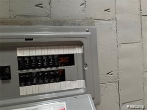 Builiding view forty six for 7821 Mead, Dearborn, MI. 48126