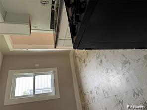 Builiding view thirty nine for 7821 Mead, Dearborn, MI. 48126