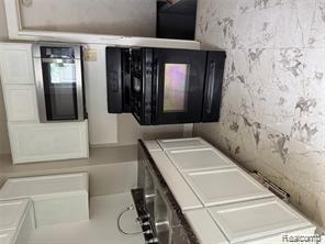 Builiding view thirty seven for 7821 Mead, Dearborn, MI. 48126