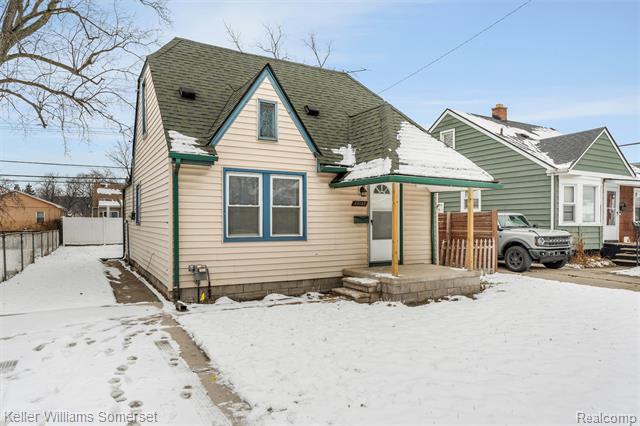 Builiding view eighteen for 23337 Reynolds, Hazel Park, MI. 48030