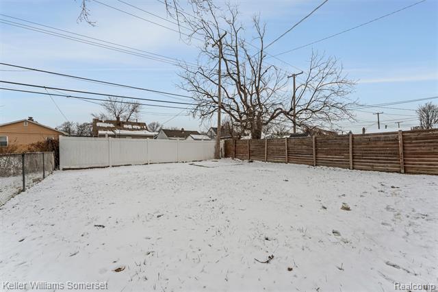 Builiding view fifteen for 23337 Reynolds, Hazel Park, MI. 48030