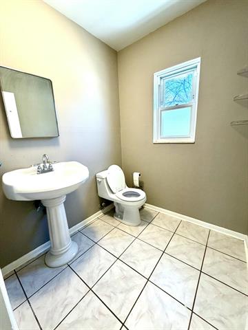 Builiding view nine for 23551 Geneva, Oak Park, MI. 48237