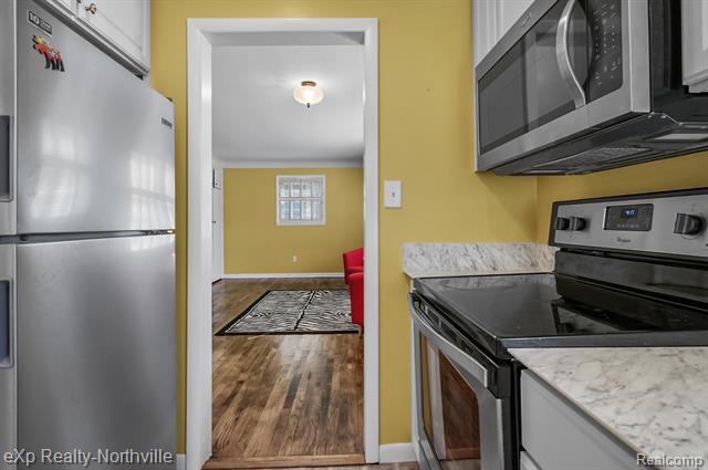 Builiding view eighteen for 23930 Cass, Farmington, MI. 48335