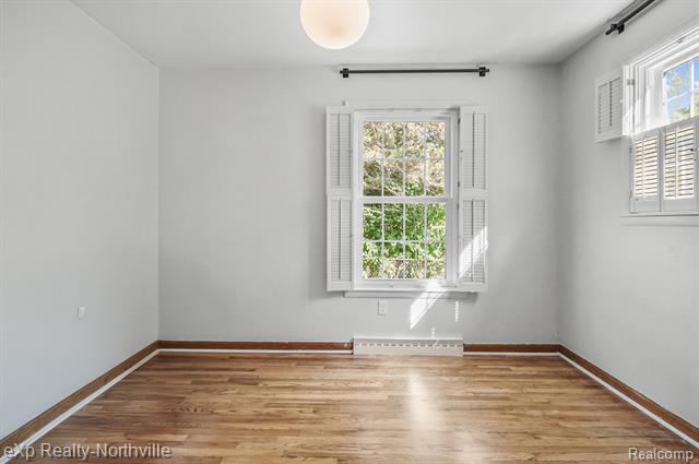 Builiding view twenty one for 23930 Cass, Farmington, MI. 48335