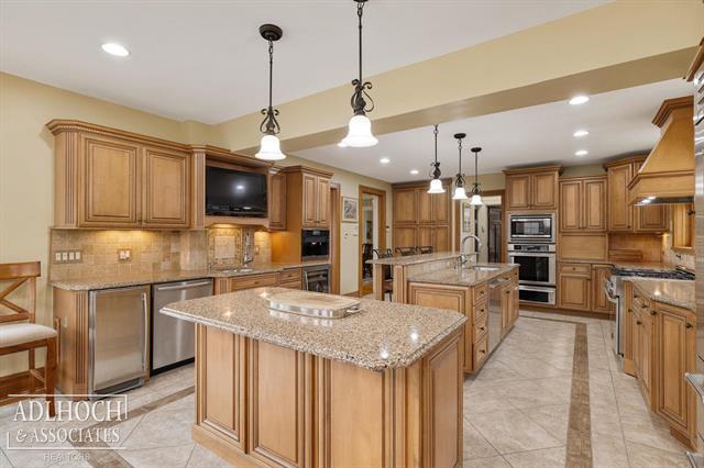 Builiding view eight for 1020 Kensington, Grosse Pointe, MI. 48230
