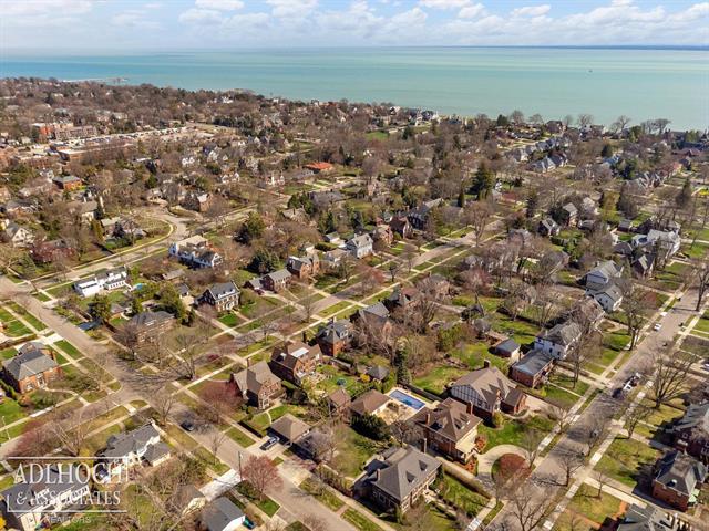Builiding view forty two for 1020 Kensington, Grosse Pointe, MI. 48230