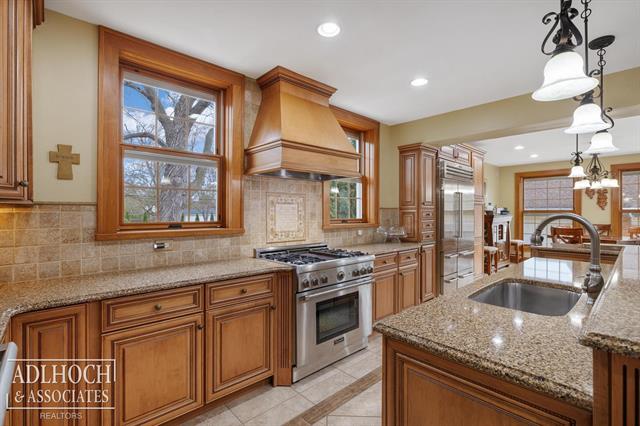 Builiding view six for 1020 Kensington, Grosse Pointe, MI. 48230
