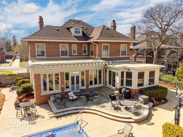 Builiding view thirty eight for 1020 Kensington, Grosse Pointe, MI. 48230