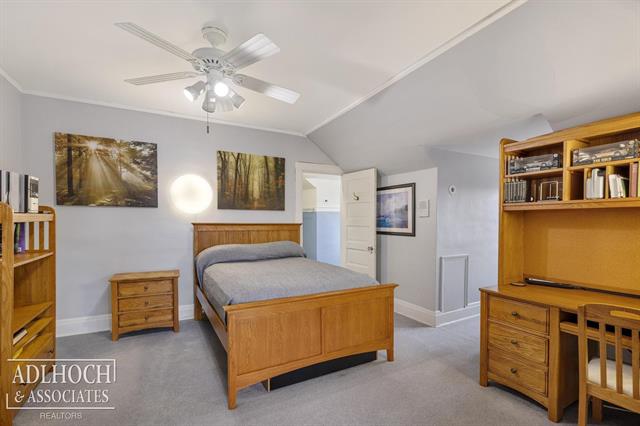 Builiding view twenty five for 1020 Kensington, Grosse Pointe, MI. 48230