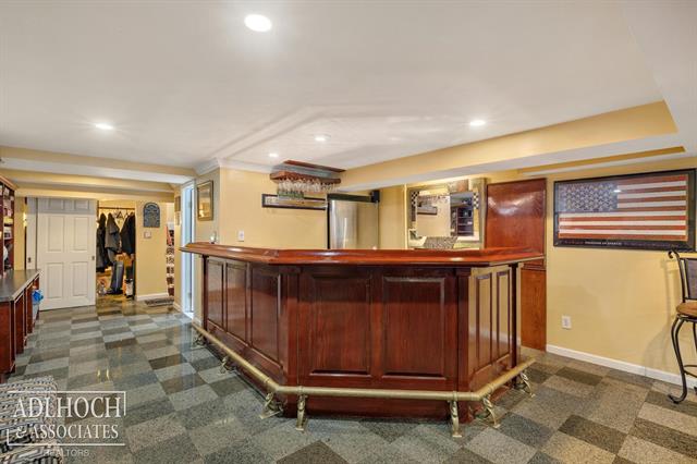 Builiding view twenty seven for 1020 Kensington, Grosse Pointe, MI. 48230