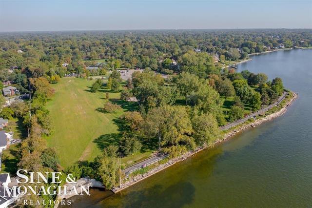 Builiding view fifty eight for 846 Lakepointe, Grosse Pointe, MI. 48230