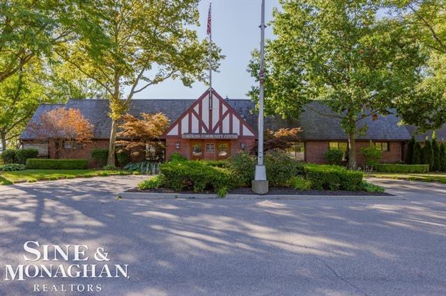 Builiding view fifty three for 846 Lakepointe, Grosse Pointe, MI. 48230