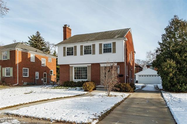 Builiding view forty one for 846 Lakepointe, Grosse Pointe, MI. 48230