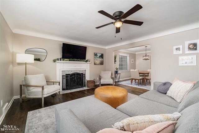 Builiding view four for 846 Lakepointe, Grosse Pointe, MI. 48230