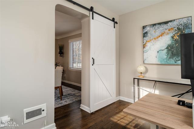 Builiding view fourteen for 846 Lakepointe, Grosse Pointe, MI. 48230