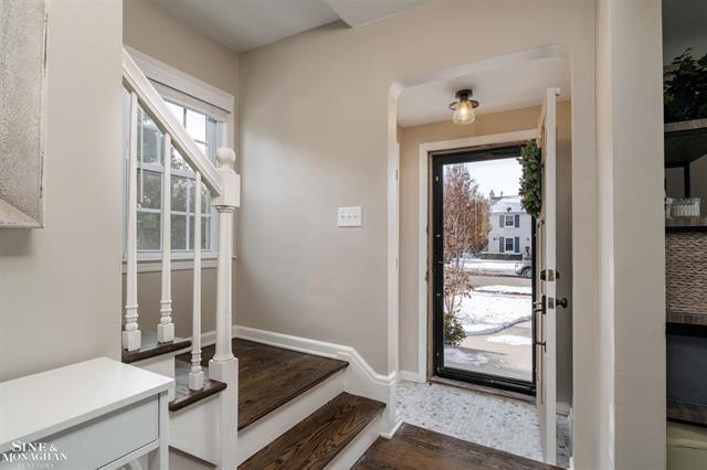 Builiding view one for 846 Lakepointe, Grosse Pointe, MI. 48230