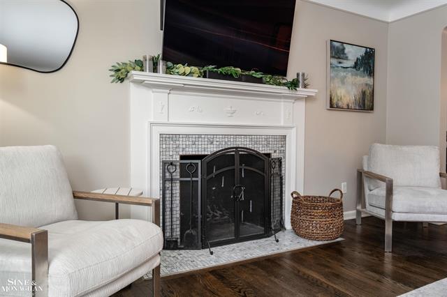 Builiding view six for 846 Lakepointe, Grosse Pointe, MI. 48230