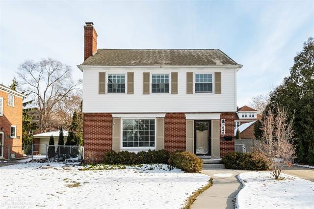 Builiding view thirty nine for 846 Lakepointe, Grosse Pointe, MI. 48230