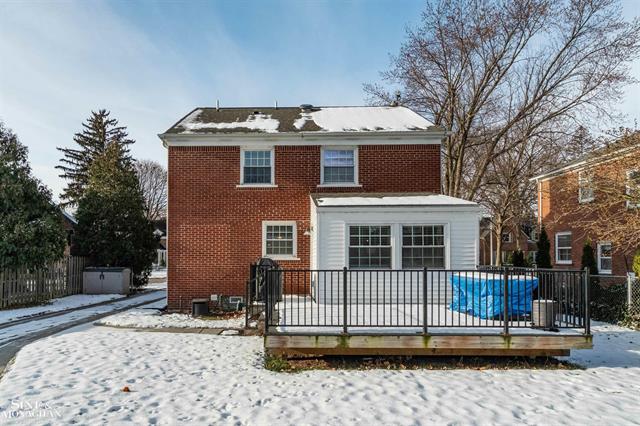 Builiding view thirty six for 846 Lakepointe, Grosse Pointe, MI. 48230