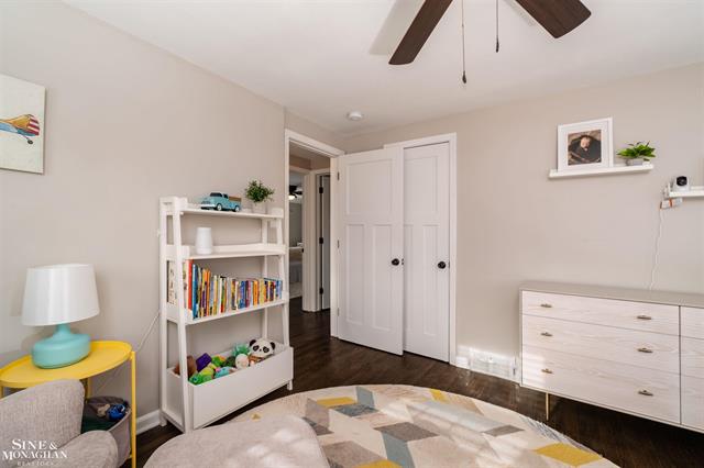 Builiding view twenty one for 846 Lakepointe, Grosse Pointe, MI. 48230